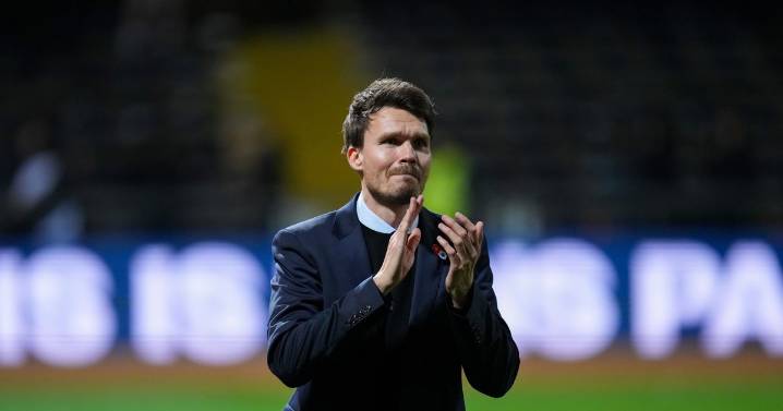 Danny Rohl sees Rangers only going in 'one direction' as boss stands up to applaud thumping Dundee win