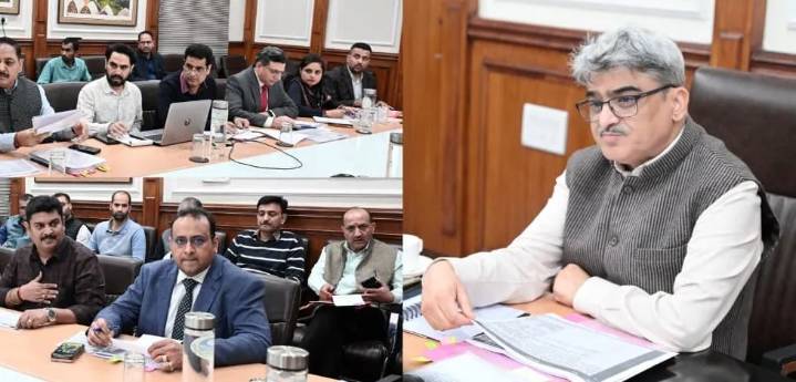 Chief Secretary reviews issues concerning PM Package Employees