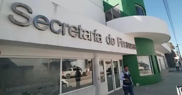 Suspenden servicios en oficinas de Gobierno