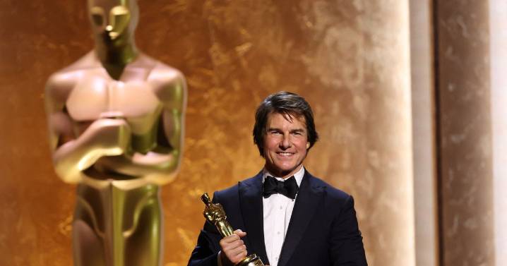Tom Cruise enaltece poder del cine al recibir Óscar honorífico