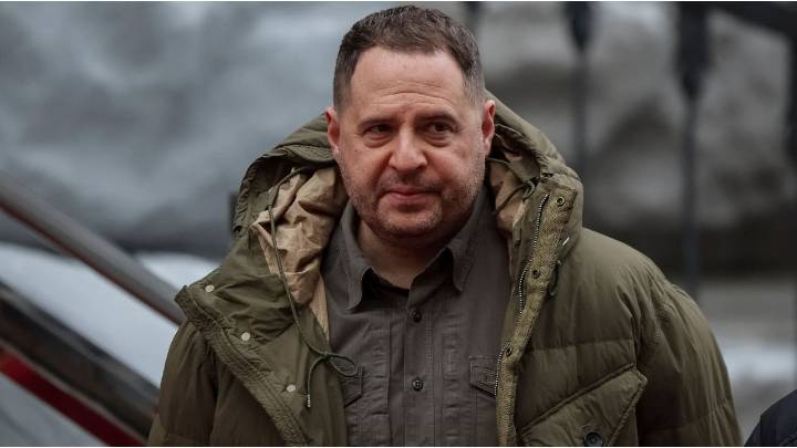 Ukraine’s Top Peace Negotiator Quits After Raid by Anti