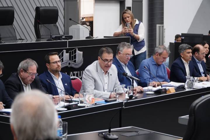 Pascual Fernández fue a la Legislatura y el vernismo volvió a tensionar: pidió que el Fodeco sea automático