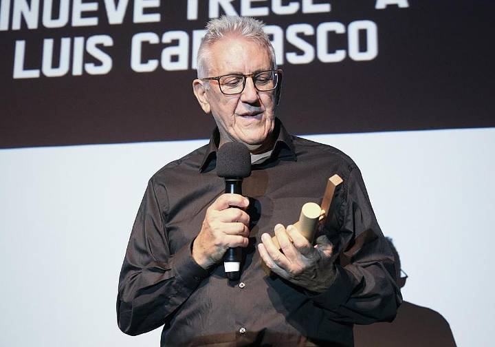 José Luis Carrasco recibe un merecido homenaje del colectivo Veintinueve Trece