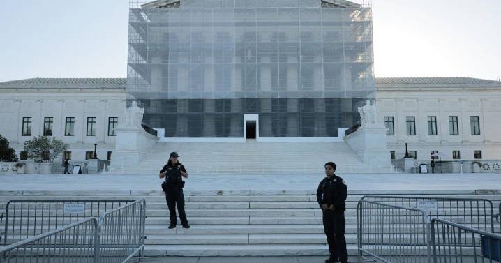 Trump would make Supreme Court history by attending tariffs case