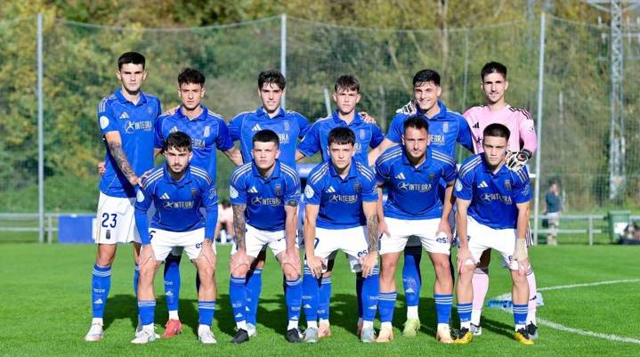 El Vetusta no tiene puntería ante el Rayo Cantabria, pero ya es colíder de Segunda RFEF