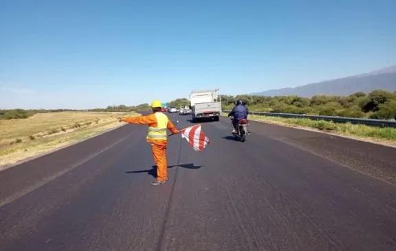 Sin paso para camiones en la Ruta 40 entre los empalmes de la RN 237 y RN 231