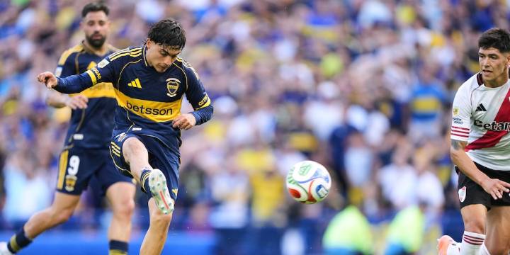 La lupa sobre el gol de Zeballos que abrió el Superclásico para Boca: la falta que pidió River en el inicio de la acción