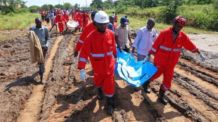 At least 26 people dead after Kenya landslide