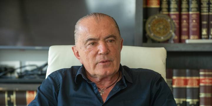 “La sociedad te dice que te quedes a cuidar los nietos, no molestes, no te cases, no viajes, no hagas nada”