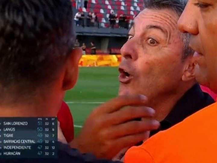 "Vamos a hablar y te voy a romper todo": la amenaza del árbitro Gariano a Kudelka tras el polémico Barracas