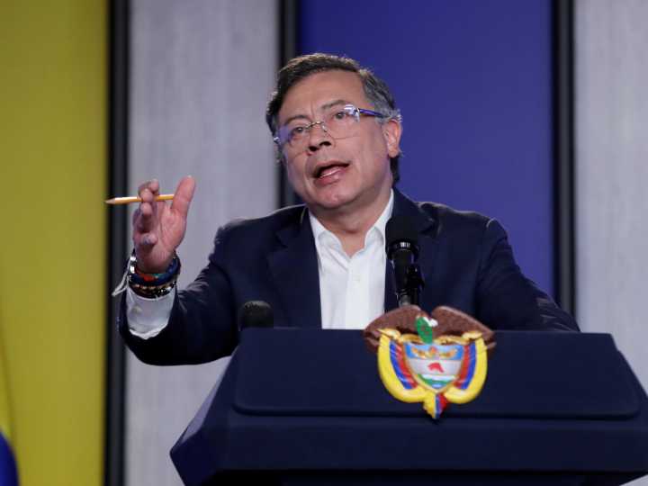 Colombia: Gustavo Petro muestra sus cuentas bancarias tras las acusaciones y la sanción de Estados Unidos