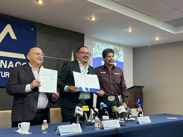 Firman Canaco Juárez y Canaco Tijuana convenio