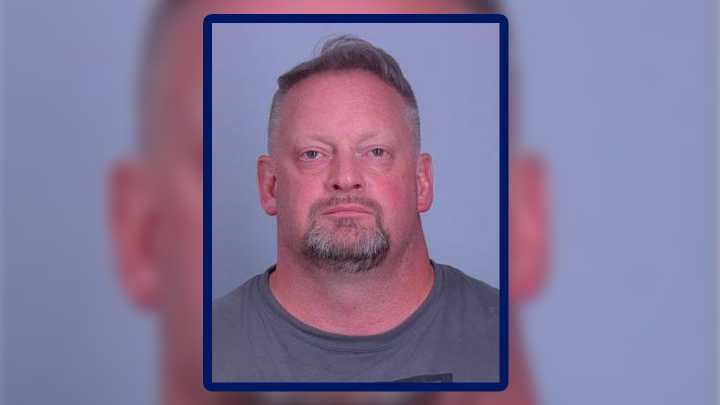 Homeland Security agent pleads guilty in child porn case