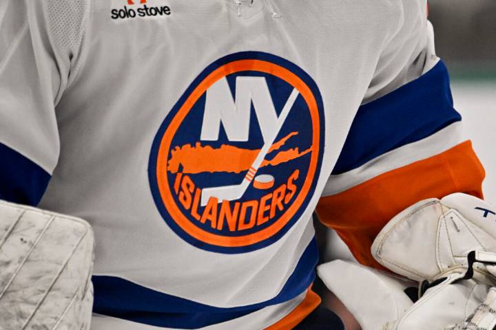 Islanders Recall Travis Mitchell