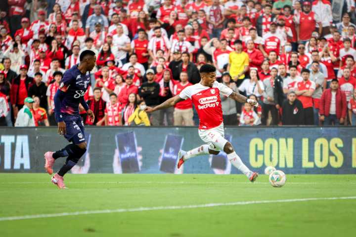 Santa Fe busca meterse de lleno en la pelea por un cupo a la final de la liga