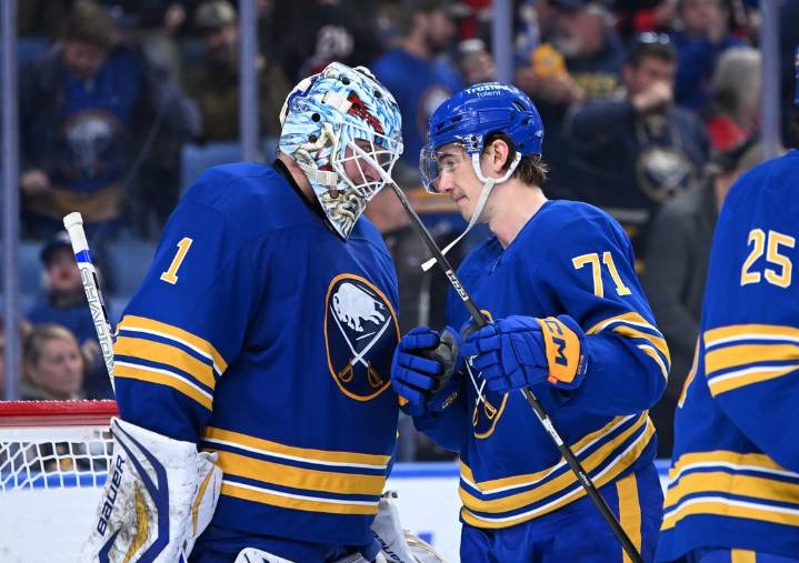 Deadspin | Sabres strive for 'bare minimum,' travel to Penguins