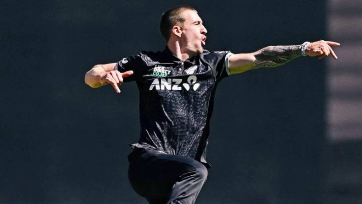 Cricket New Zealand Whitewash England 3-0 in NZ vs ENG 2025 ODI Series; Blair Tickner, Jacob Duffy, and Rachin Ravindra Shine As Blackcaps Beat Three Lions in 3rd ODI 2025