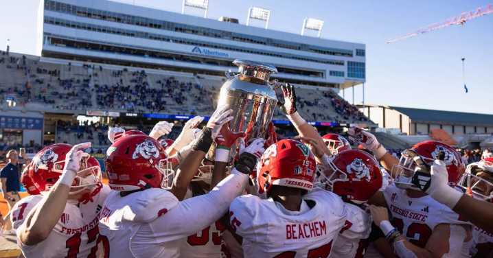 Bulldogs bounce back, stun Boise St. 30