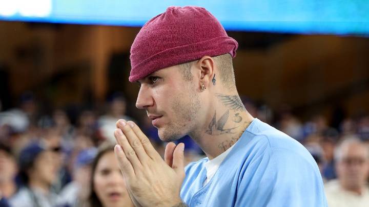 Justin Bieber stops to aid stranded driver in touching viral video