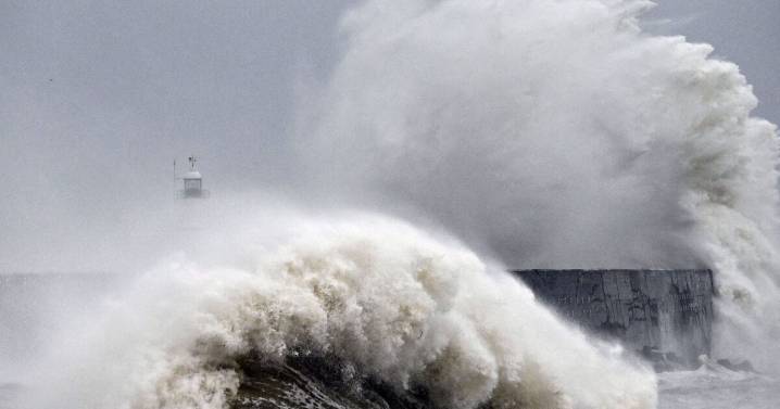 Met Office issues 18-hour weather warnings for Saturday - 77 areas 
