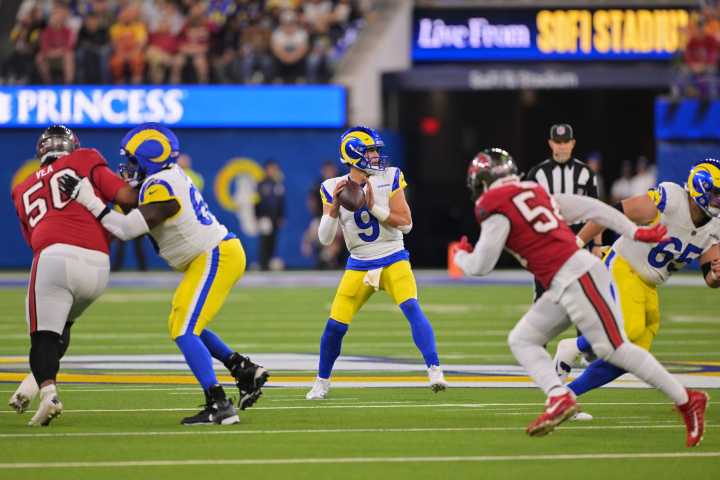 NFL: Ranking Top Offensive Lines Heading into Week 13