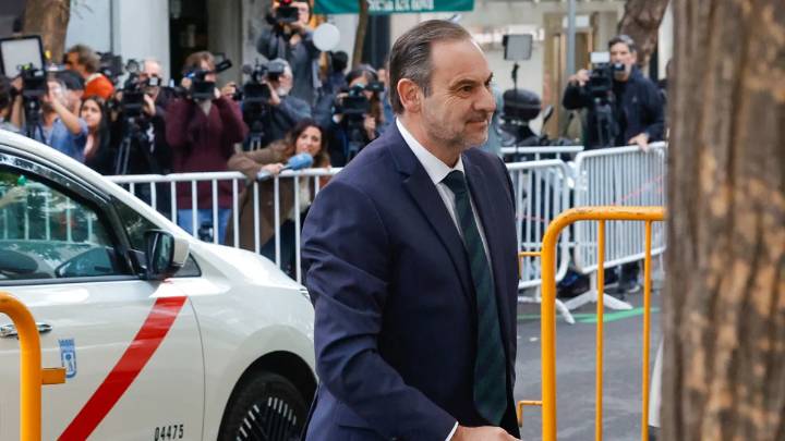 El Supremo cita a Ábalos y Koldo el 27 de noviembre para pedir el endurecimiento de sus medidas cautelares