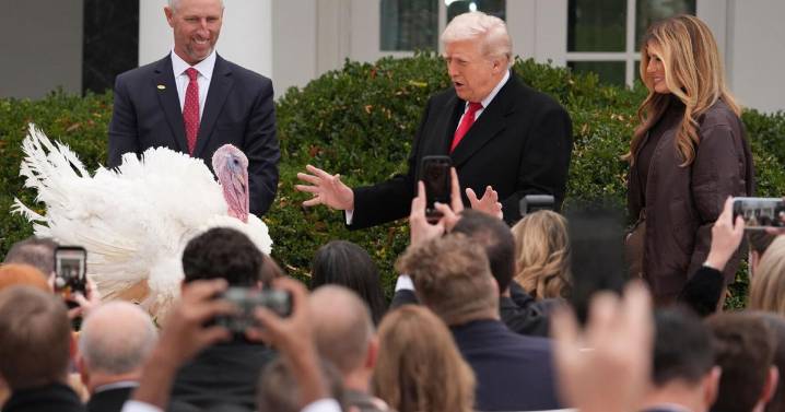 Trump spares turkeys — but not his political opponents