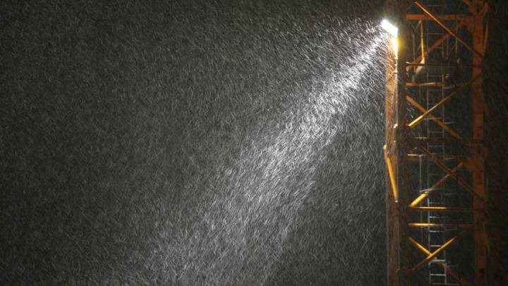 Chicagoans prepare for first winter storm of the season