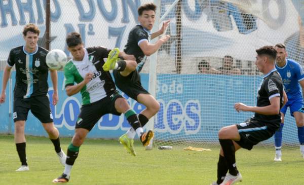 En el Novoa hubo reparto de puntos, pero le cayó mejor a Villa Mitre