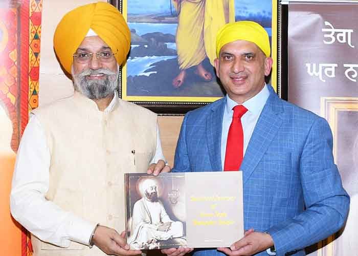 Book on Guru Tegh Bahadur Sahib’s Spiritual Journey Presented To Vice Chancellor Prof Karamjeet Singh at GNDU