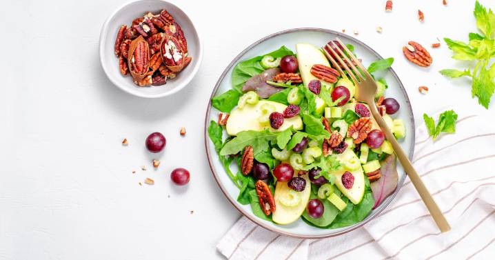 Ensalada Waldorf a color