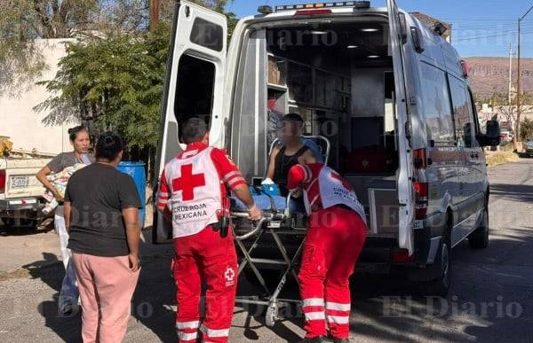 Motociclistas resultan heridos tras chocar vs camioneta