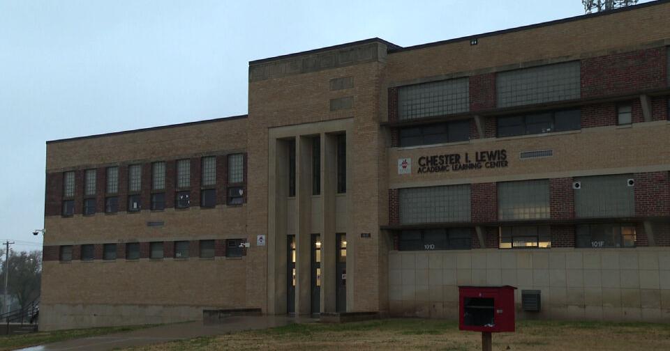 USD 259 to relocate one Wichita high school over winter break due to structural issues