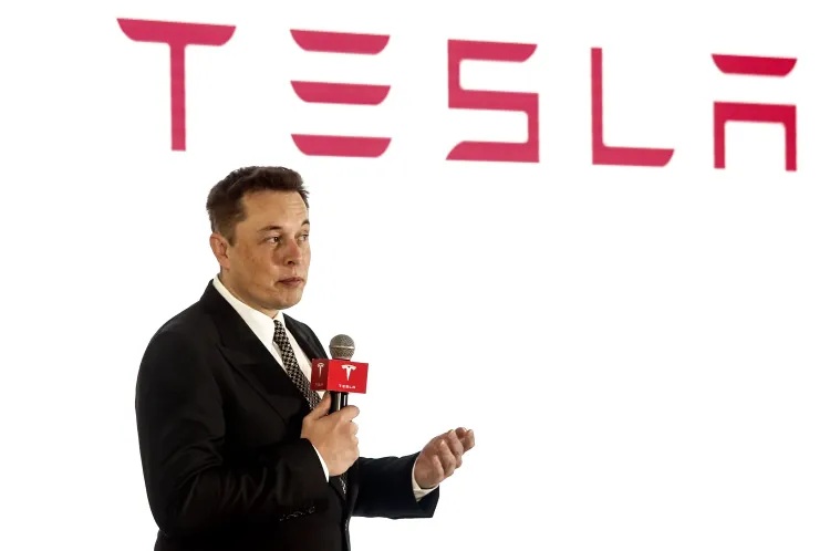 Accionistas de Tesla aprueban pagarle a Elon Musk un paquete salarial de US$1 billón si cumple sus objetivos