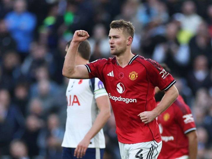 Man United sacó un empate ante Tottenham sobre el final