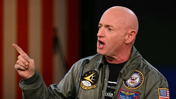 Who is Mark Kelly, the senator the Pentagon is investigating?