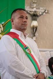 Cargos contra mandatario