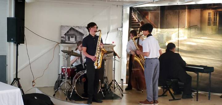 Join Edmonds-Woodway HS musicians for winter benefit concert series