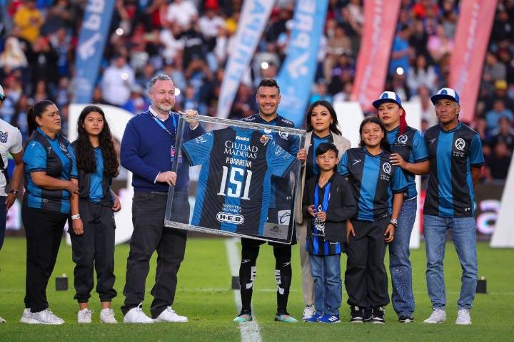 Pablo Barrera se despide con triunfo 1 - 0 del Querétaro ante Mazatlán