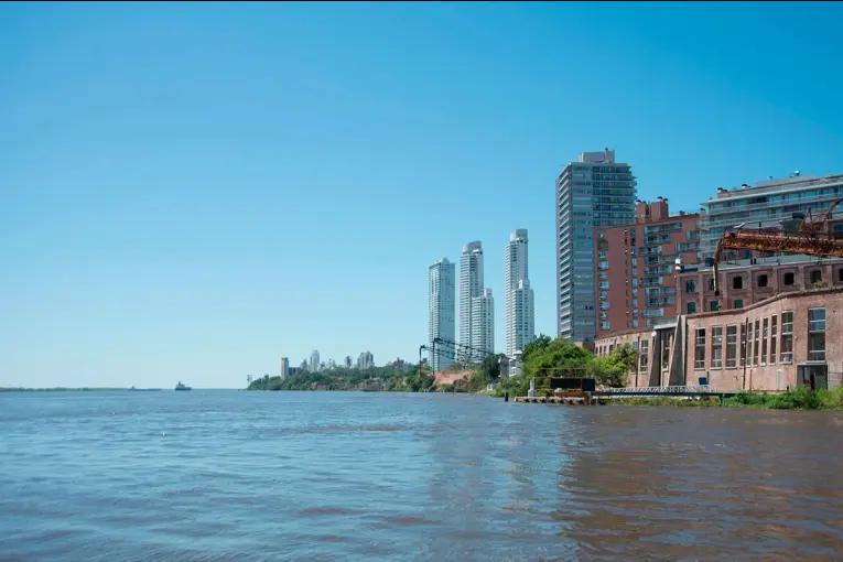 Hallaron el cuerpo de gendarme desaparecida tras arrojarse al río Paraná en isla entrerriana