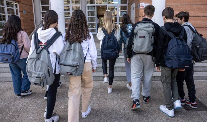 La exclusión social atrapa a 2,5 millones de jóvenes en España: “Son los grandes perdedores del modelo socioeconómico actual”