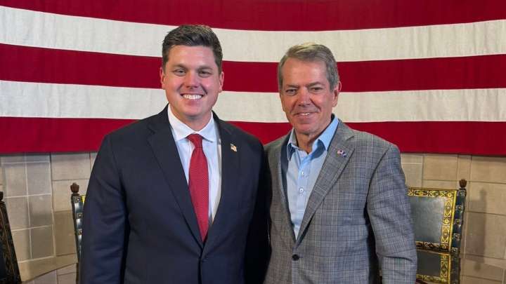 Jim Pillen nombra tesorero estatal a Joey Spellerberg, alcalde de Fremont