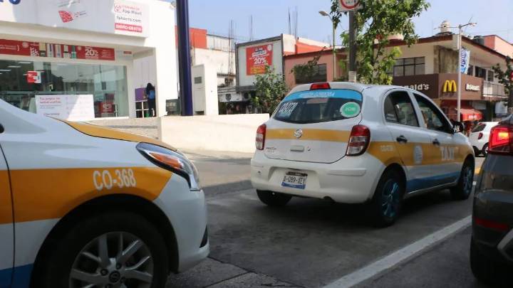 Dos mil 800 taxistas en Córdoba enfrentan competencia desleal; exigen frenar aplicaciones de transporte
