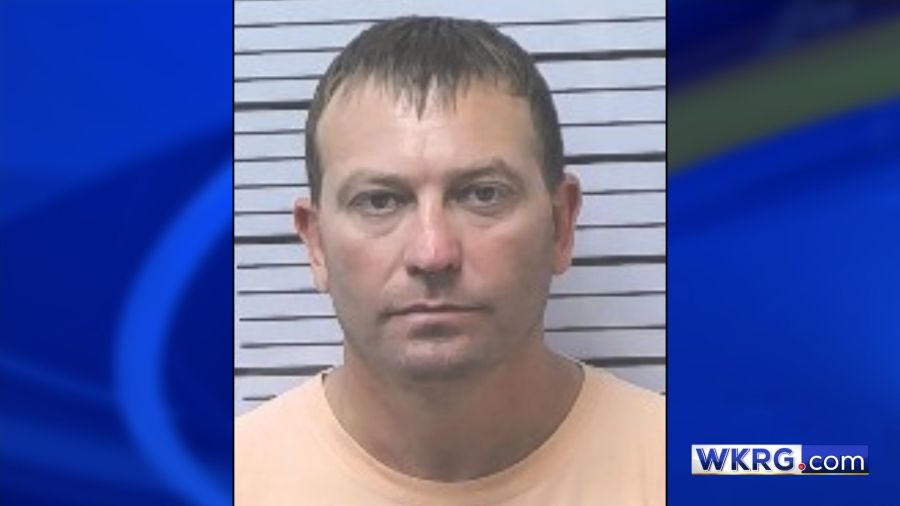 Theodore man arrested after allegedly leading police on chase