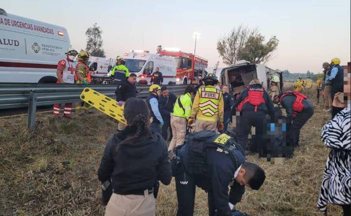 Tragedia en Michoacán: autobús turístico vuelca y deja siete fallecidos y 20 heridos