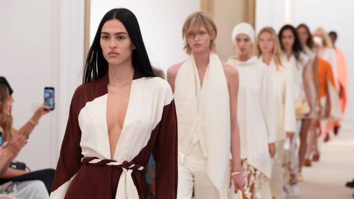 Alberta Ferretti to Show Fall 2026 Collection at Dubai Fashion Week