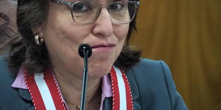 Delia Espinoza llegó al Ministerio Público y expone desacato de la Junta Nacional de Justicia
