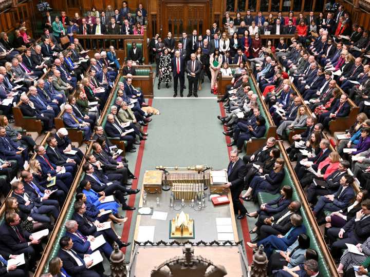 Gran Bretaña advierte a sus legisladores que espías chinos buscan contactarlos por LinkedIn