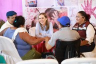 Atenea Gómez Ricalde acerca servicios integrales a la ciudadanía con el Día del Pueblo