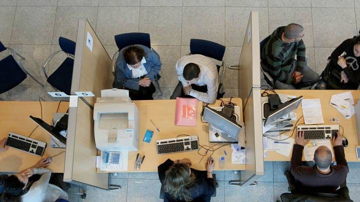 El Gobierno ofrece una subida de sueldo del 10 % a los funcionarios hasta el 2028